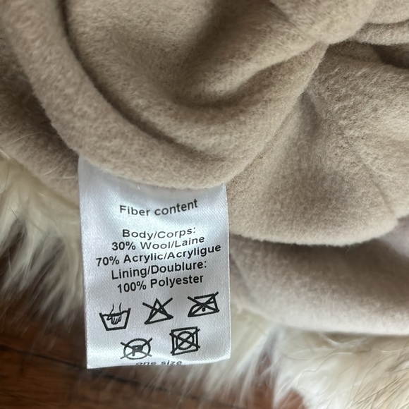 Starling Faux fur trapper hat knitted - Picture 11 of 14